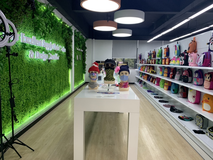 1000 metro koadroko produktuen erakusleiho berria